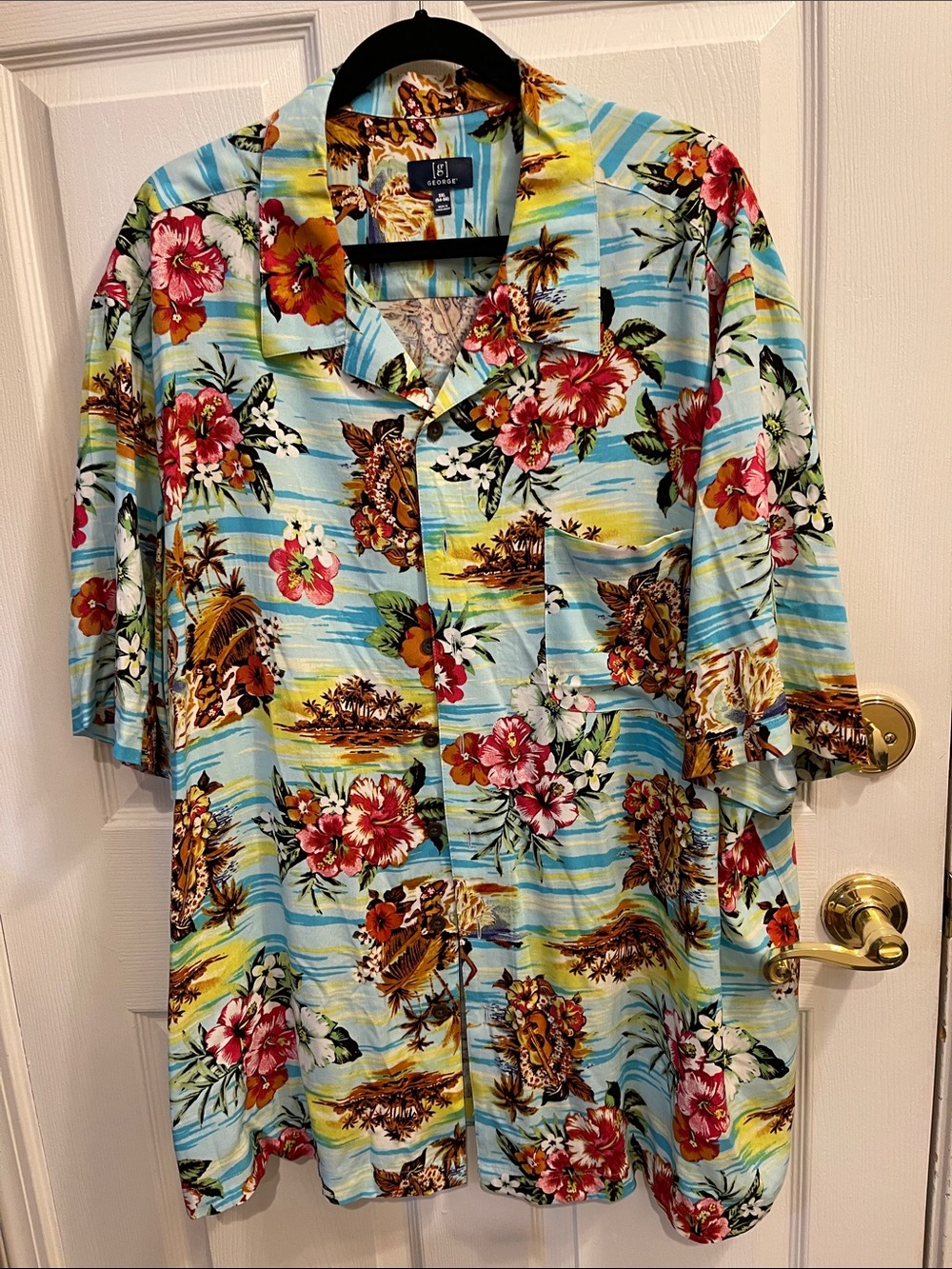 George’s Hawaiian Aloha Shirt in Light Blue Floral Print
